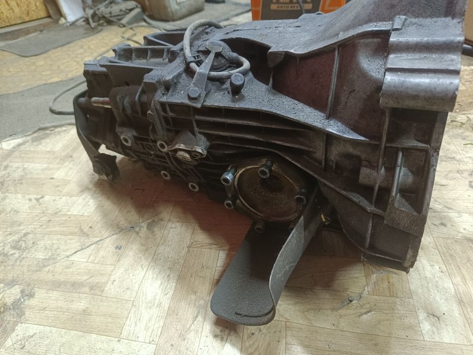 МКПП Ауди 2.6/2.8