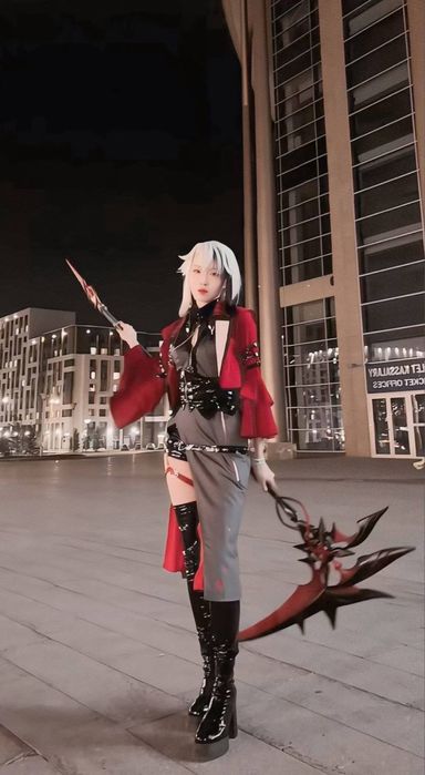 Косплей Арлекино геншин