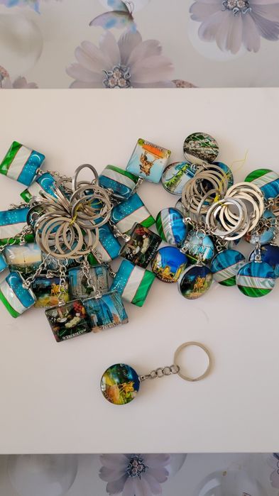 Сувенирные магниты в национальном стиле.