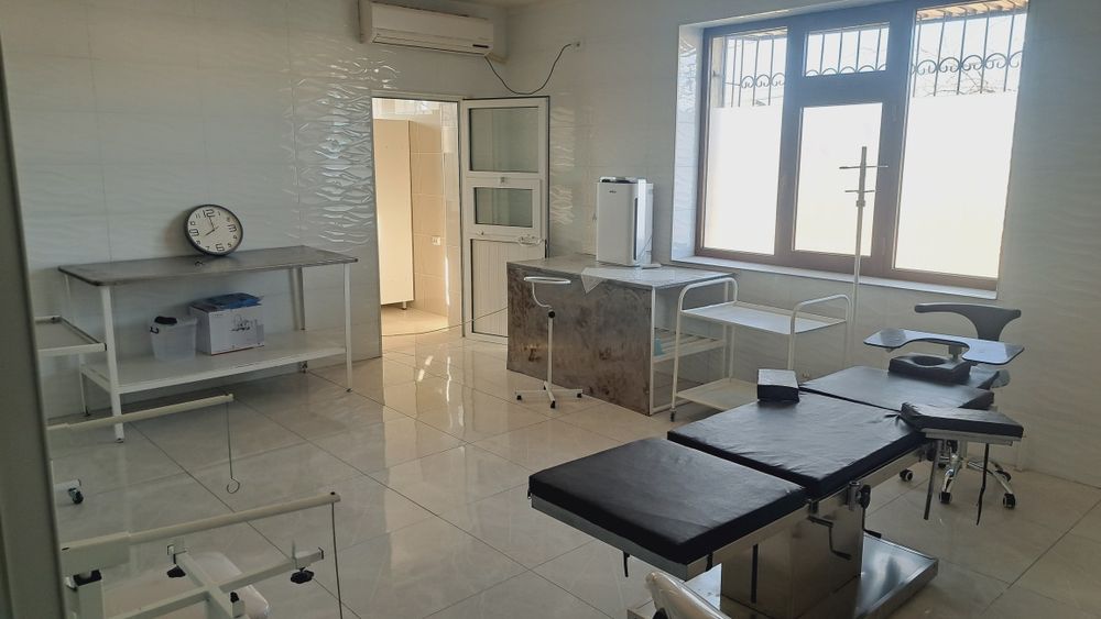 Навоий шахрида Ижарага берилади. Клиника ёки бошка бизнес учун. 180 м2