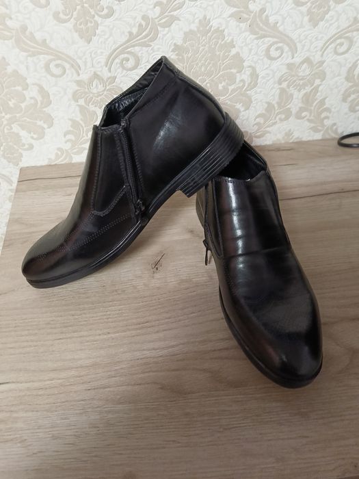 Продам обувь для подростков