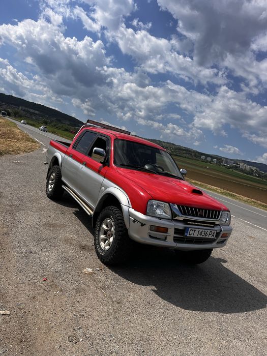 MITSUBISHI L200