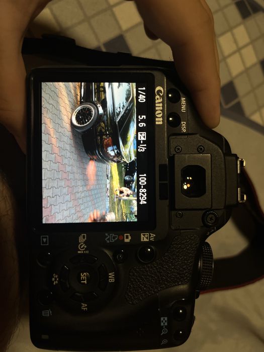Dslr Canon eos500d + canon ef-s zoom lens