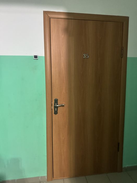 Продам входную дверь