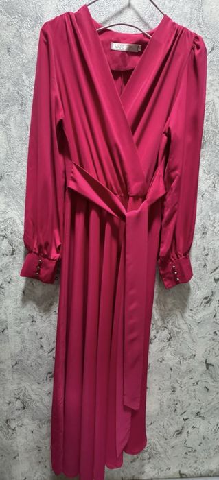 Продается вечернее платье в пол