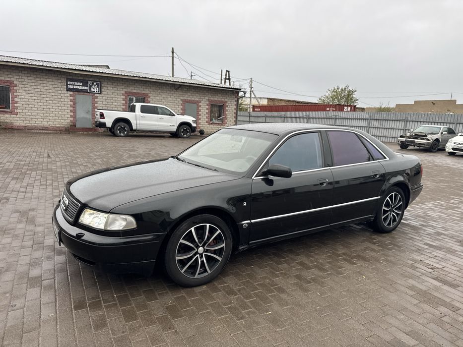 Срочно! Ауди А8 автомат