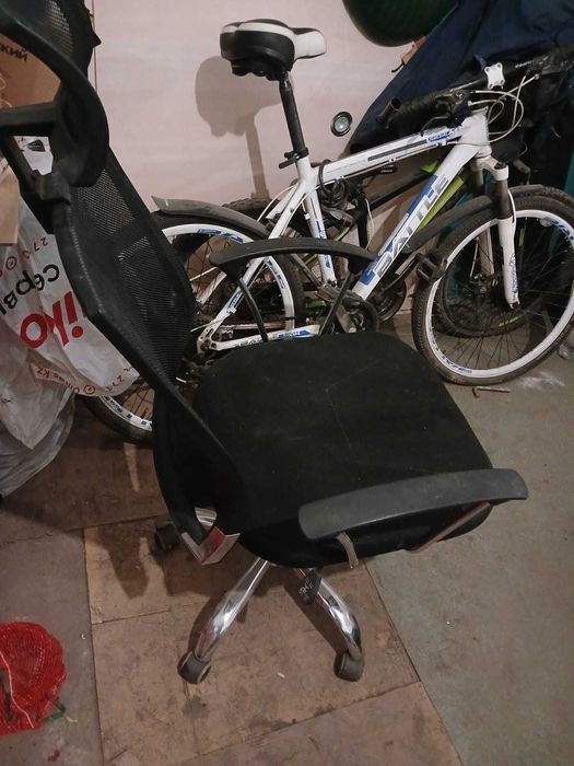 Продам офисное кресло