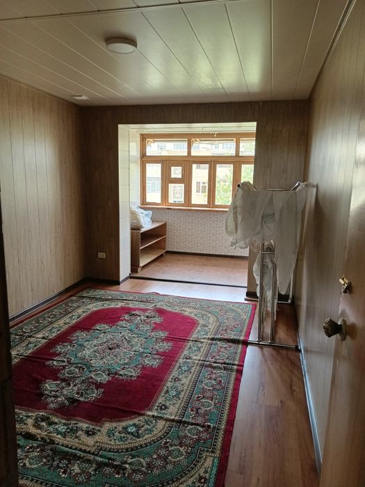 Сдается в аренду  двух комнатная на год и  дольше