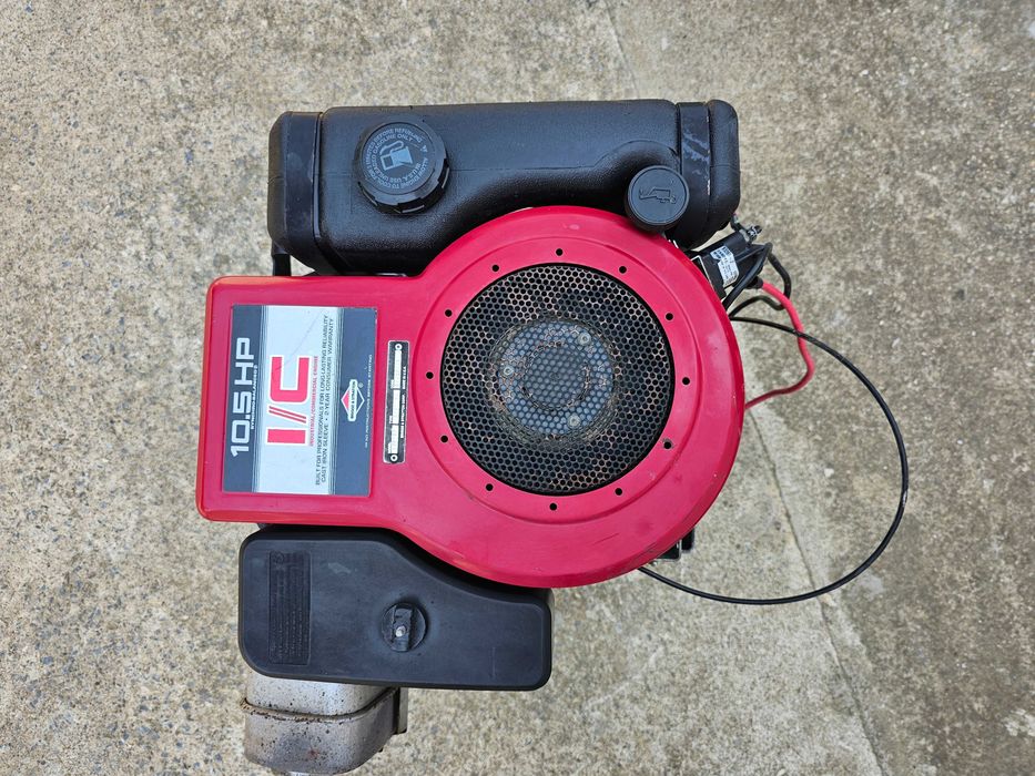 Тракторна Косачка/ДВИГАТЕЛ /КОМПЛЕКТ..Перфектен