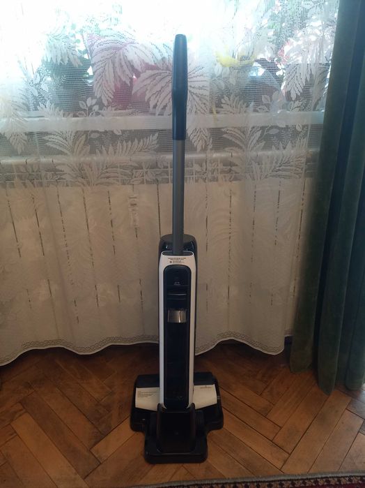 Продавам вертикална прахосмукачка Tineco - Floor One S5 Extreme