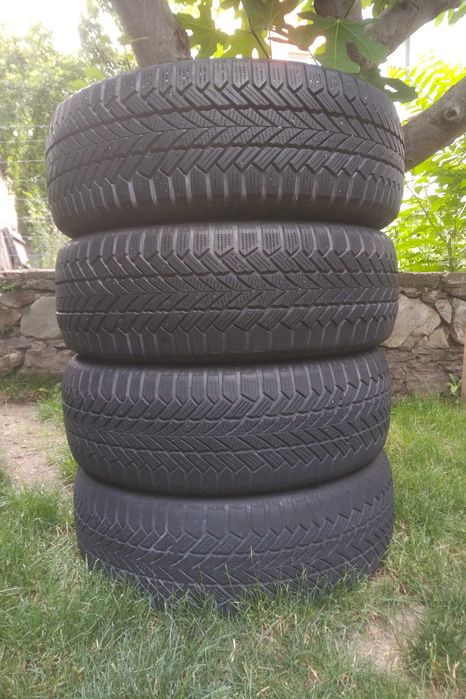 Зимни гуми 215/65/16