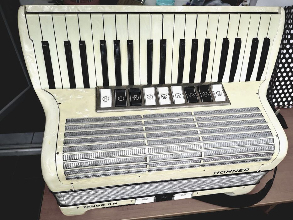 Acordeon Hohner Tango ii M 96 bași