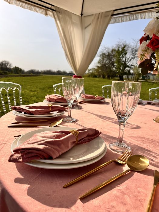 Столы, стулья в аренду с доставкой