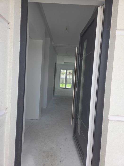 Casa jumatate duplex Mosnita Noua, pozitie excelenta, cartier Europa, toate utilitatile, proprietar