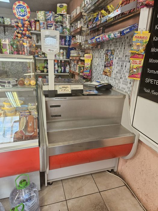 Хладилна витрина