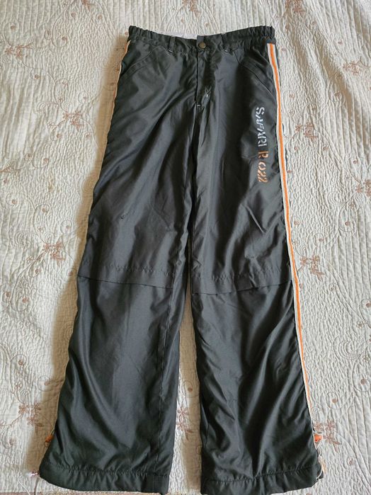 Pantaloni ski pentru copii, marime 7-8 ani, 122-133 si 8-9 ani.