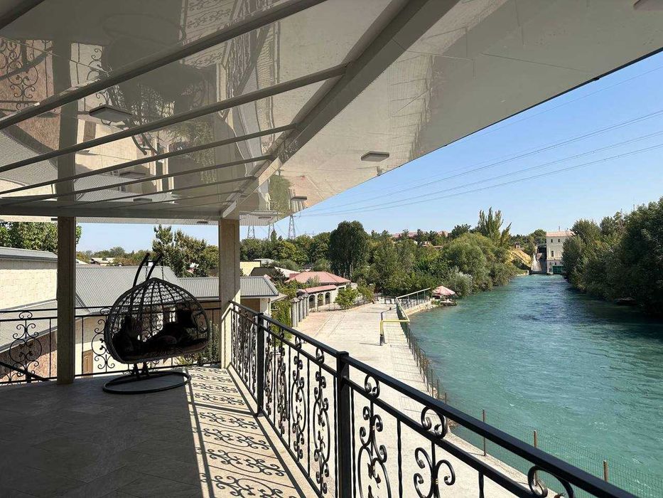 Бз сув бўйида янги ҳовли сотилади