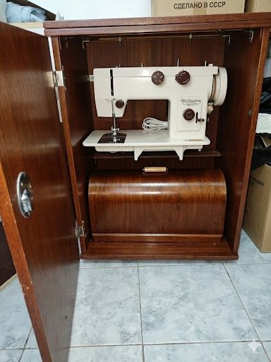 Тігін машинесі. Швейная машина Чайка143