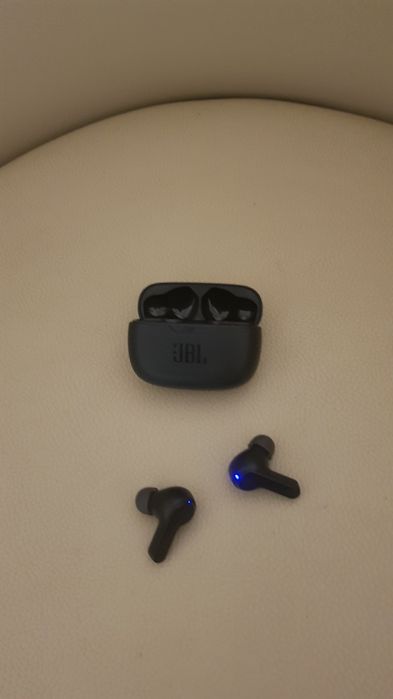 Vand căști jbl in stare perfecta