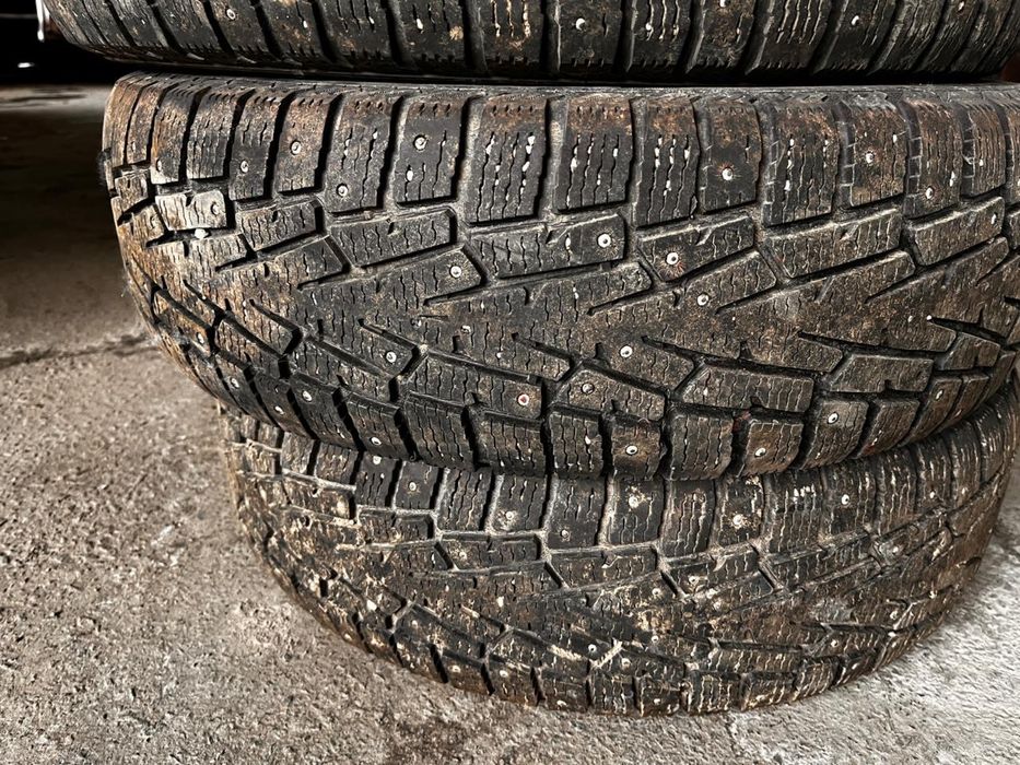 Продам зим рез на R 16