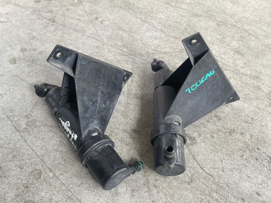 spalatoare faruri Vw Touran 1T cod 1T0955978