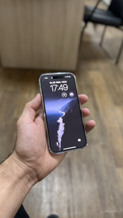 Продам iPhone 15 Pro 256 гб