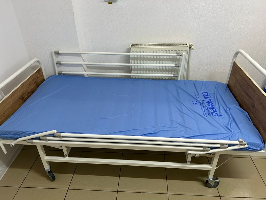 Pat medical cu saltea inclusa