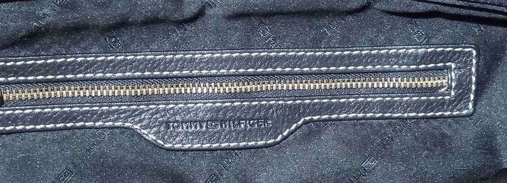 Geantă de umăr Hilfiger din piele naturală premium