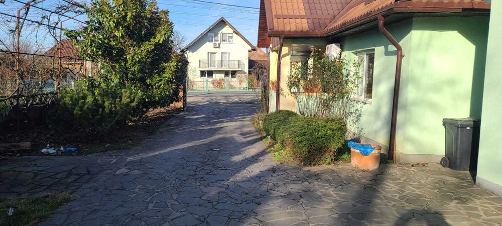 casa si teren de vanzare