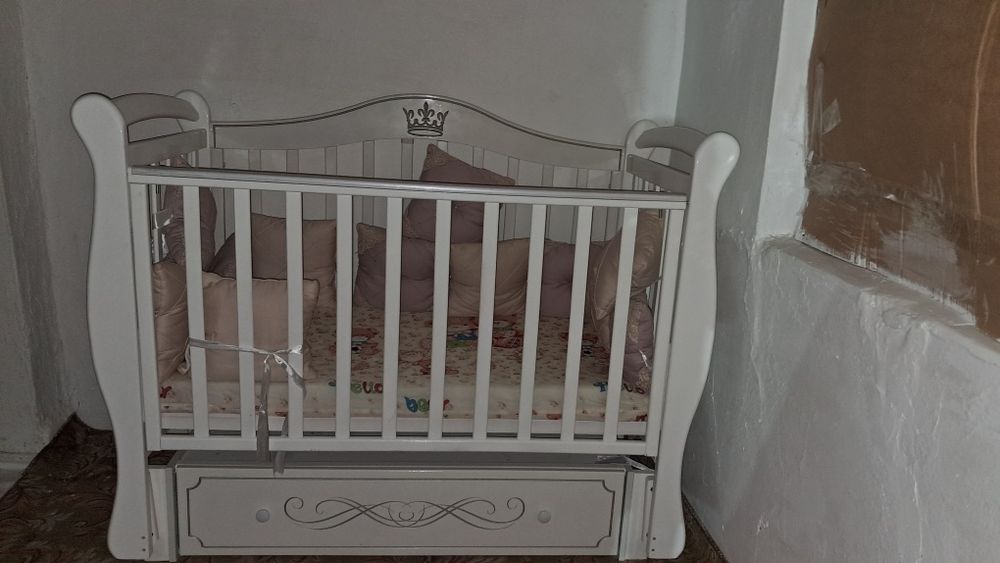 Детская кроватка