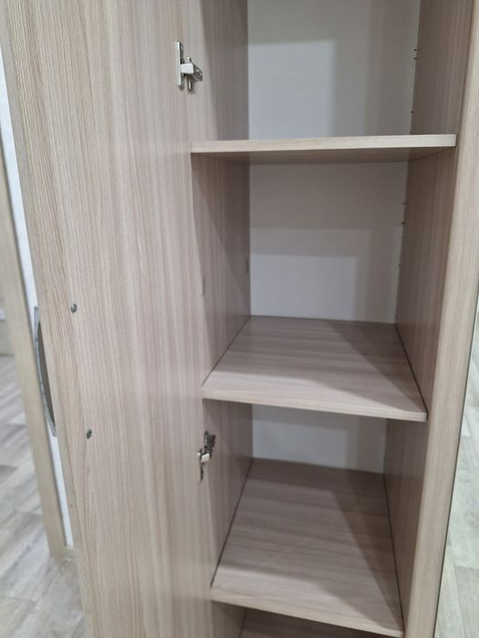 Продам шкаф для одежды
