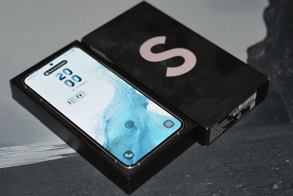 Samsung s22 plus в идеальном состоянии