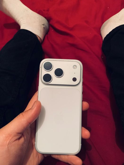 Iphone 17 pro продам