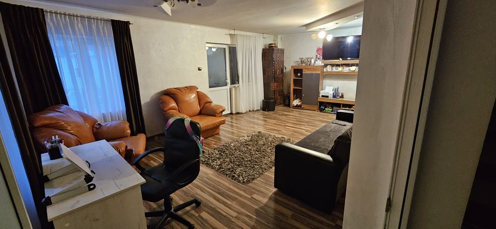 Vand casa (direct proprietar) .Str. Buda.Rm.Valcea .La 4 km de centru