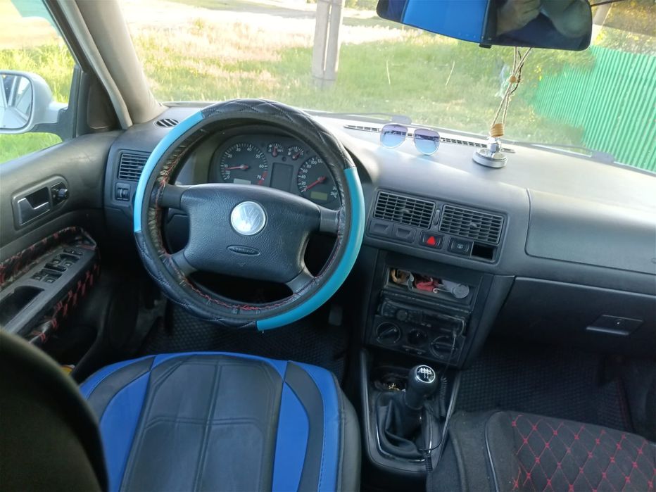 Продам машину Volkswagen Golf b4