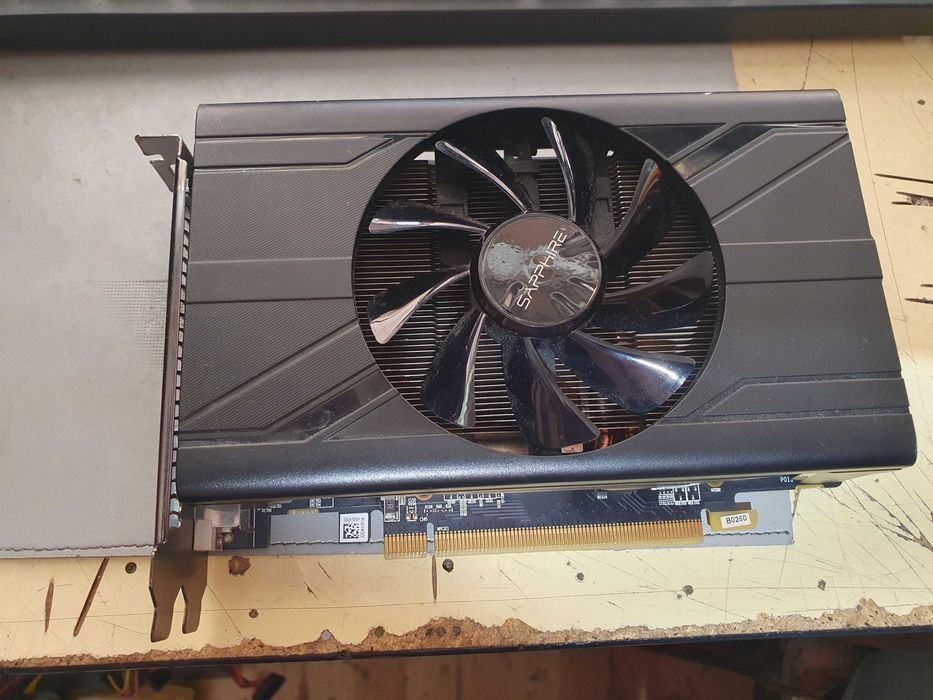 Placa video gaming Sapphire  RX 570 cu 4 GB model ITX