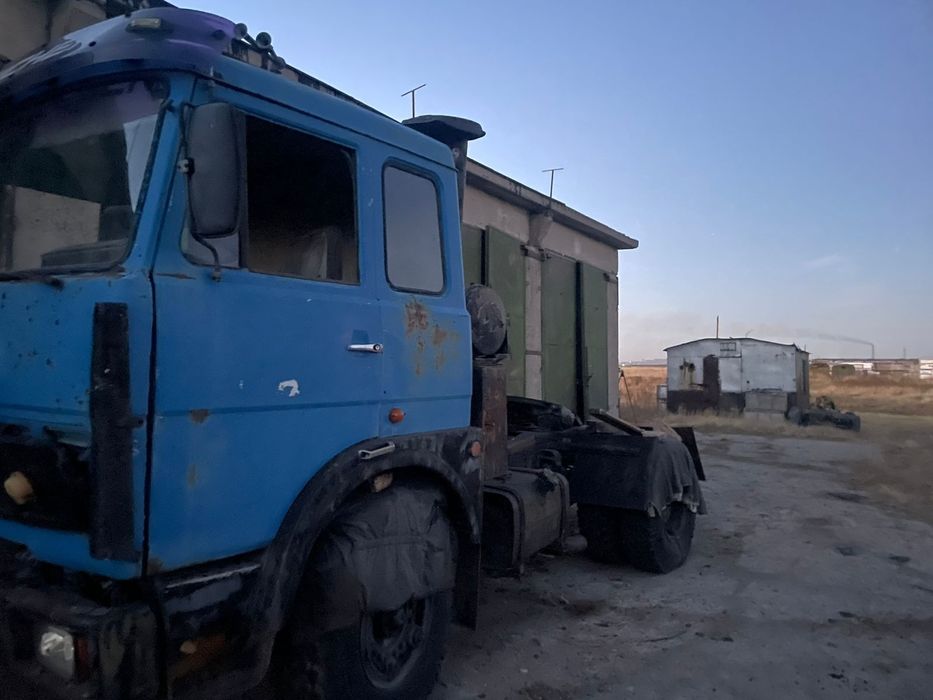 Продам МАЗ тягач