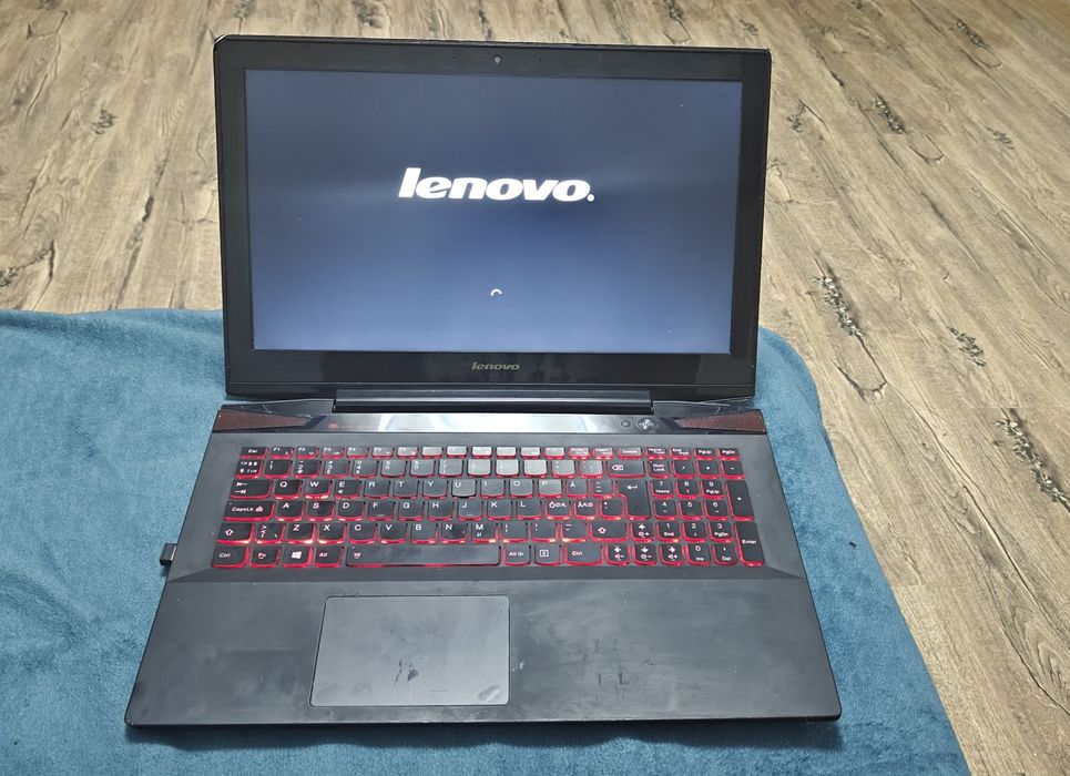 Vând schimb laptop cu tabletă laptop office si filme nui pentru pretențios