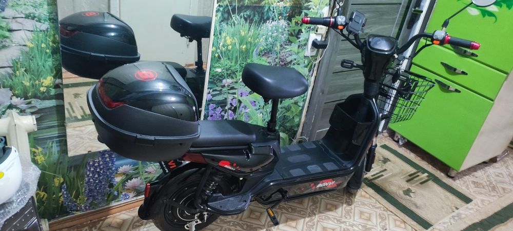 Электроскутер Bonvi 001