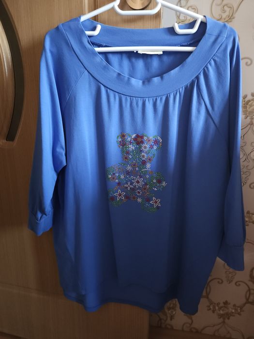 bluza albastra cu maneca trei sferturi
