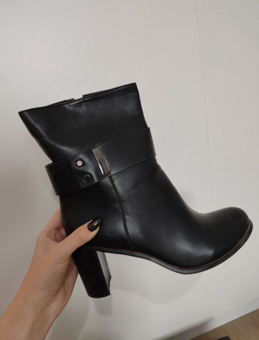 Продам новые сапоги