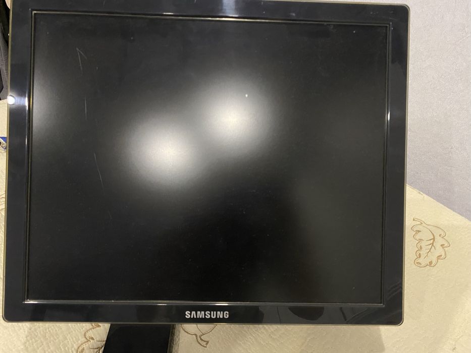 Монитор Samsung SyncMaster 971 P в хорошем состоянии