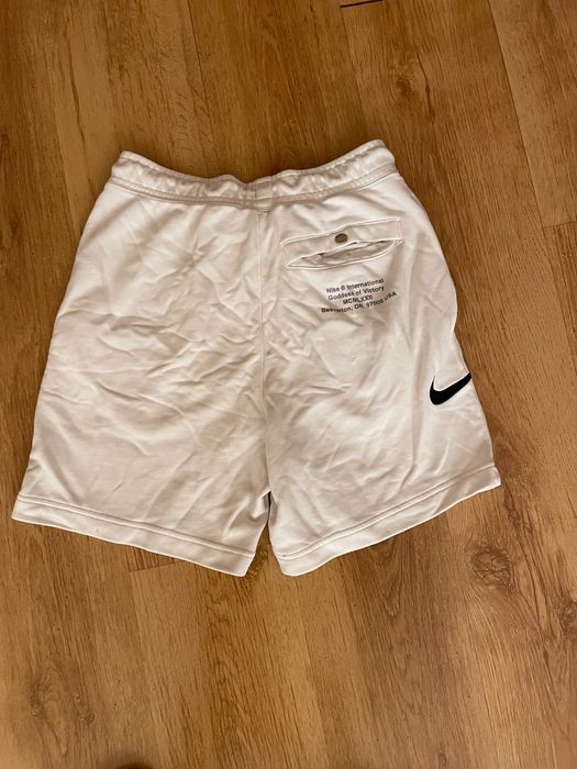 Къси панталони Nike swoosh