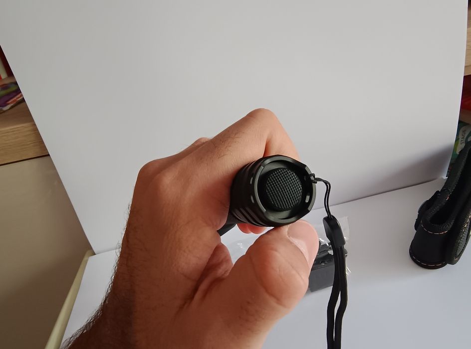 Тактически/ловен лед фенер Convoy C8+