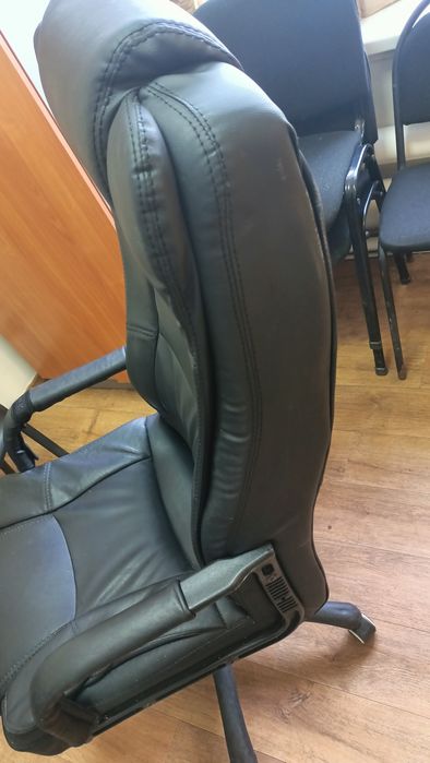 Продаю офисное кресло