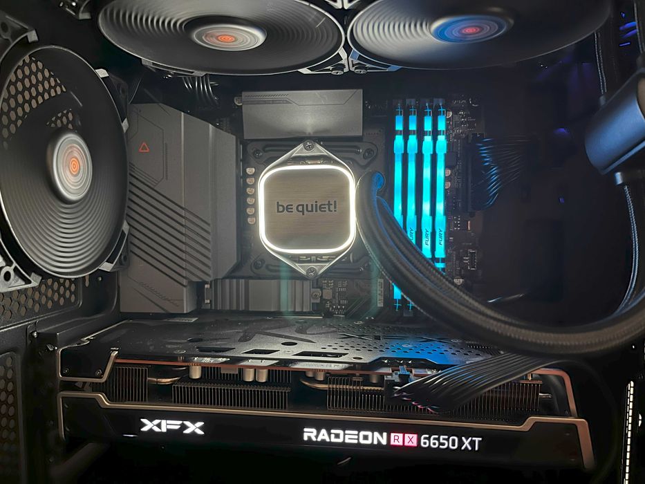 Placa video XFX Radeon RX 6650 XT Speedster MERC 308 Black