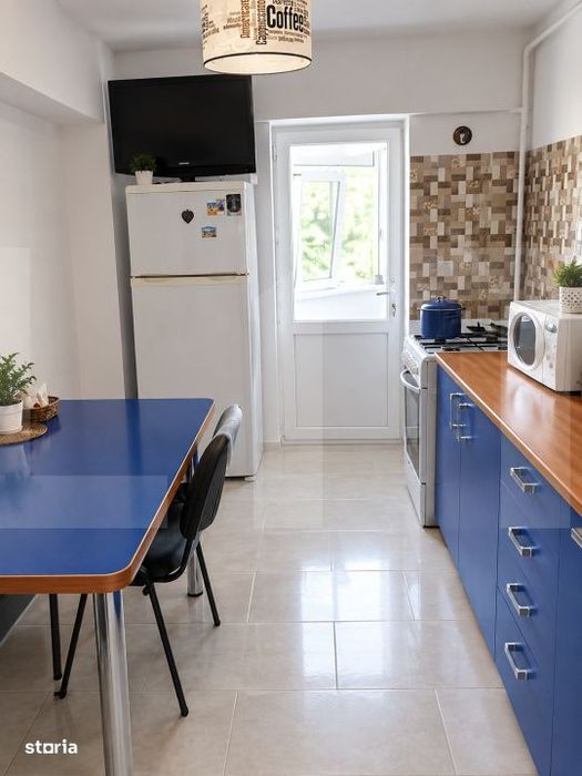 Apartament 3 camere decomandat, centrala si AC, aproape de Piata Frati