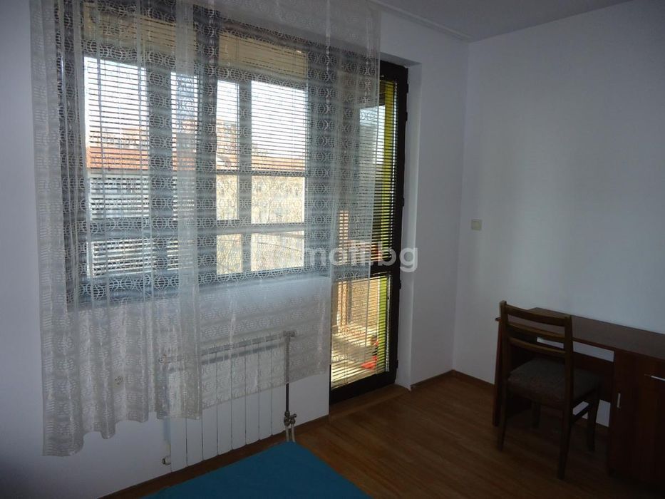 Под наем двустаен, €600, 90кв.м. в Стрелбище