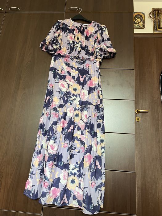 Rochie model înflorat