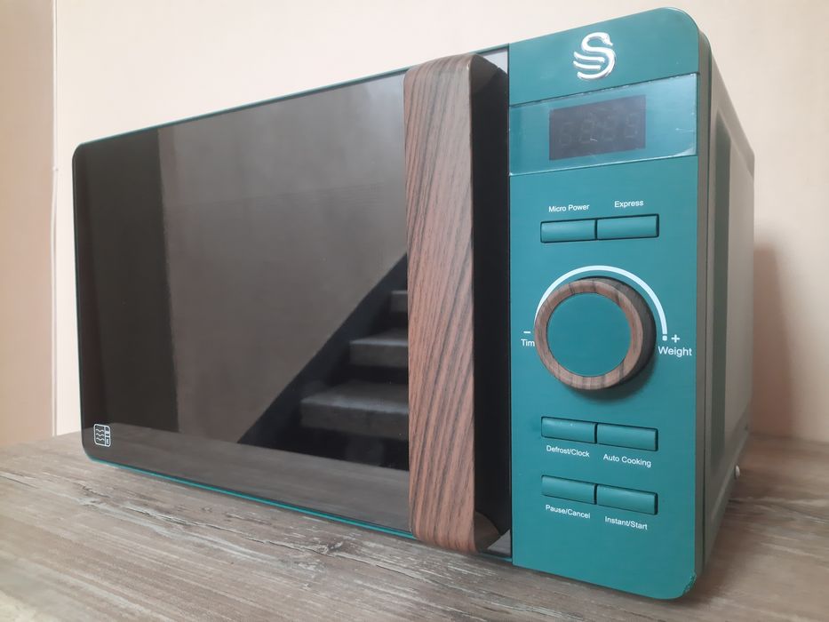 Микровълнова Swan Италианска